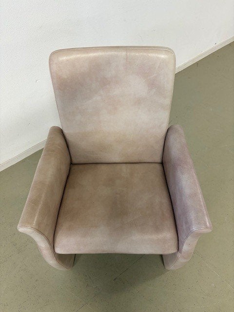 Mooie, comfortabele handgeverfde rundleren fauteuil, Huis en Inrichting, Fauteuils, Ophalen, Gebruikt, Minder dan 75 cm, Klassiek / Ambachtelijk