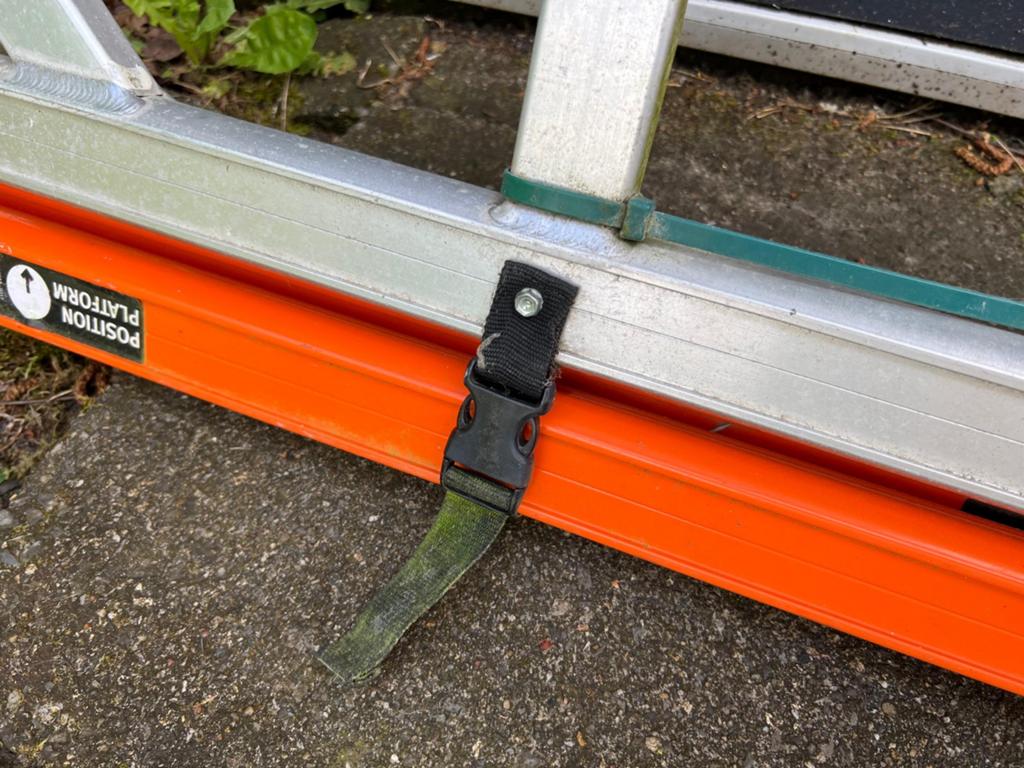 Te koop Altrex Voorloopleuningen/safety frames, Doe-het-zelf en Verbouw, Steigers, Ophalen, Overige typen, Minder dan 2 meter