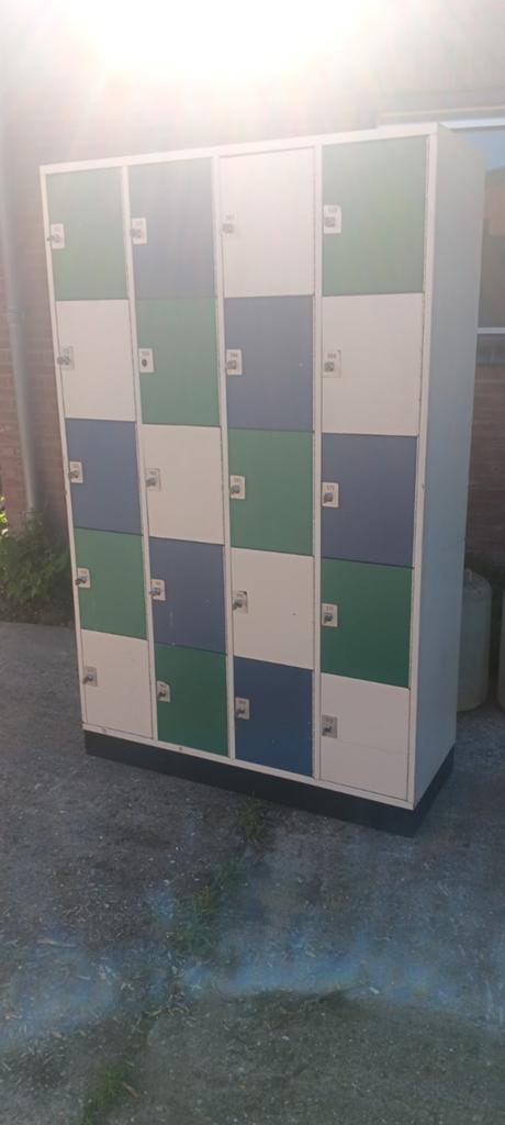 Locker kast kledingkast, Ophalen