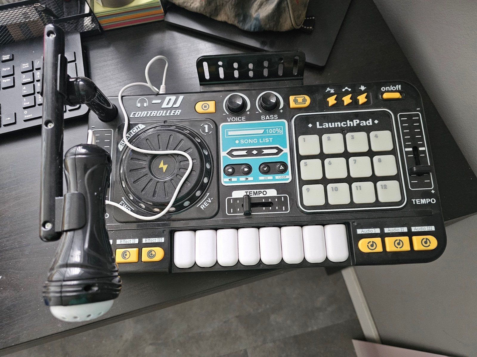 DJ controller  voor de beginnende DJ, Ophalen, Zo goed als nieuw