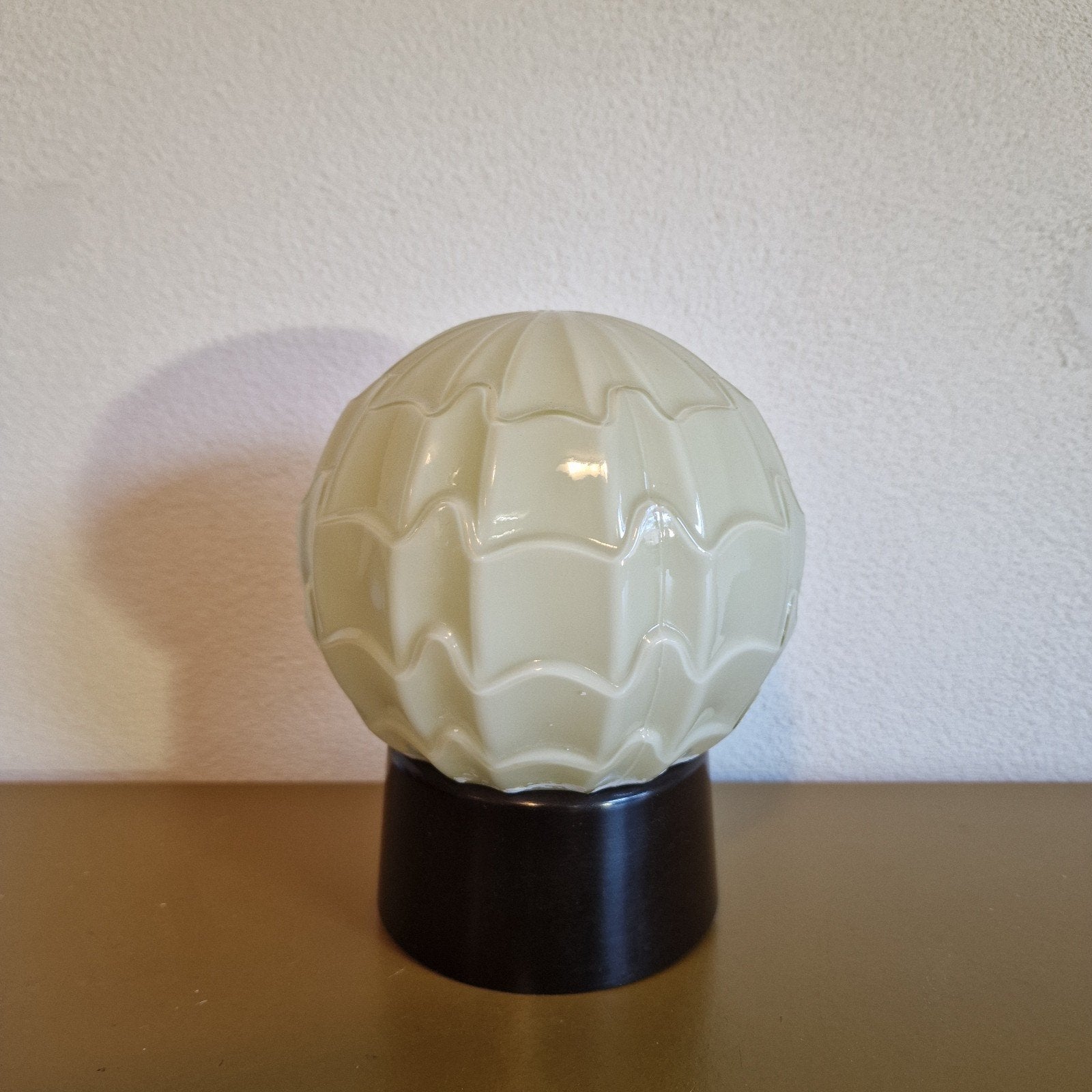 Vintage plafondlamp art deco bakeliet, Huis en Inrichting, Lampen | Plafondlampen, Ophalen of Verzenden, Zo goed als nieuw, Glas