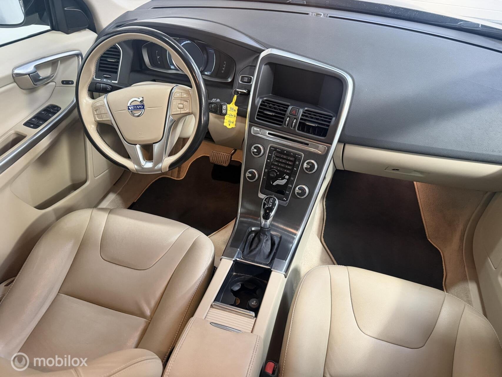 Volvo XC60 2.0 T5 FWD Momentum LEER / NL-AUTO, Auto's, Volvo, 15 km/l, Gebruikt, 4 cilinders, 1622 kg
