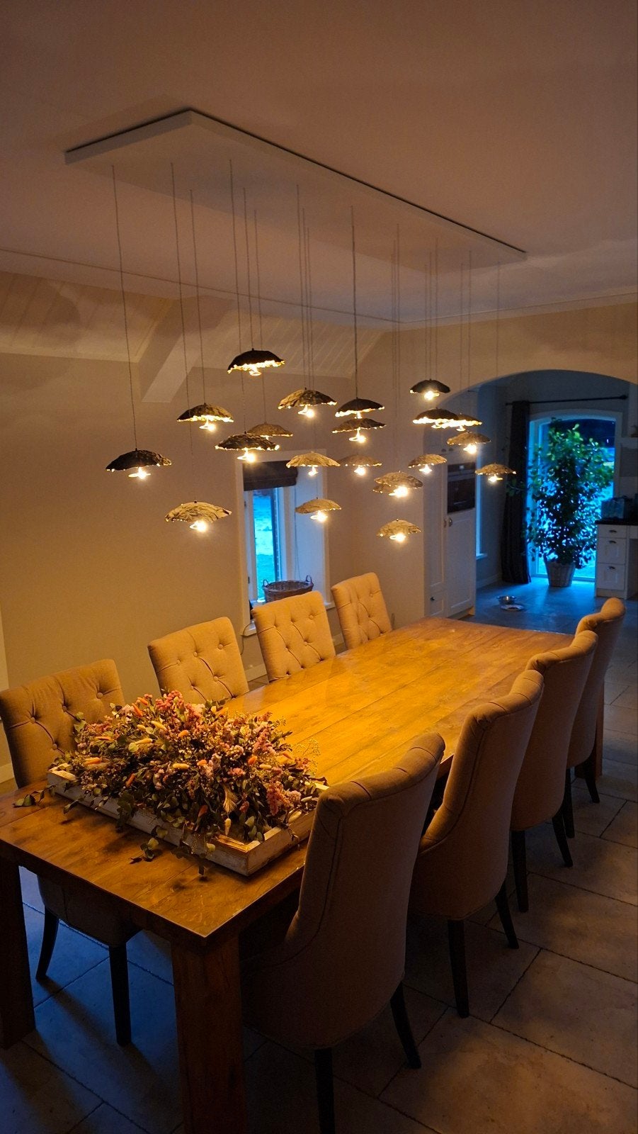 8 Taupekleurige gecapitonneerde Eetkamerstoelen - Zeer Mooi, Huis en Inrichting, Stoelen, Gebruikt, Overige kleuren, Ophalen of Verzenden