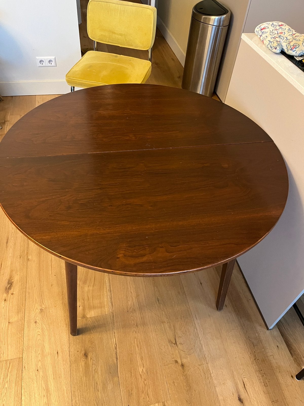 Vintage jaren 50 uitschuifbare ronde eettafel – Dutch design, Huis en Inrichting, Ophalen, Gebruikt, 100 tot 150 cm, Rond
