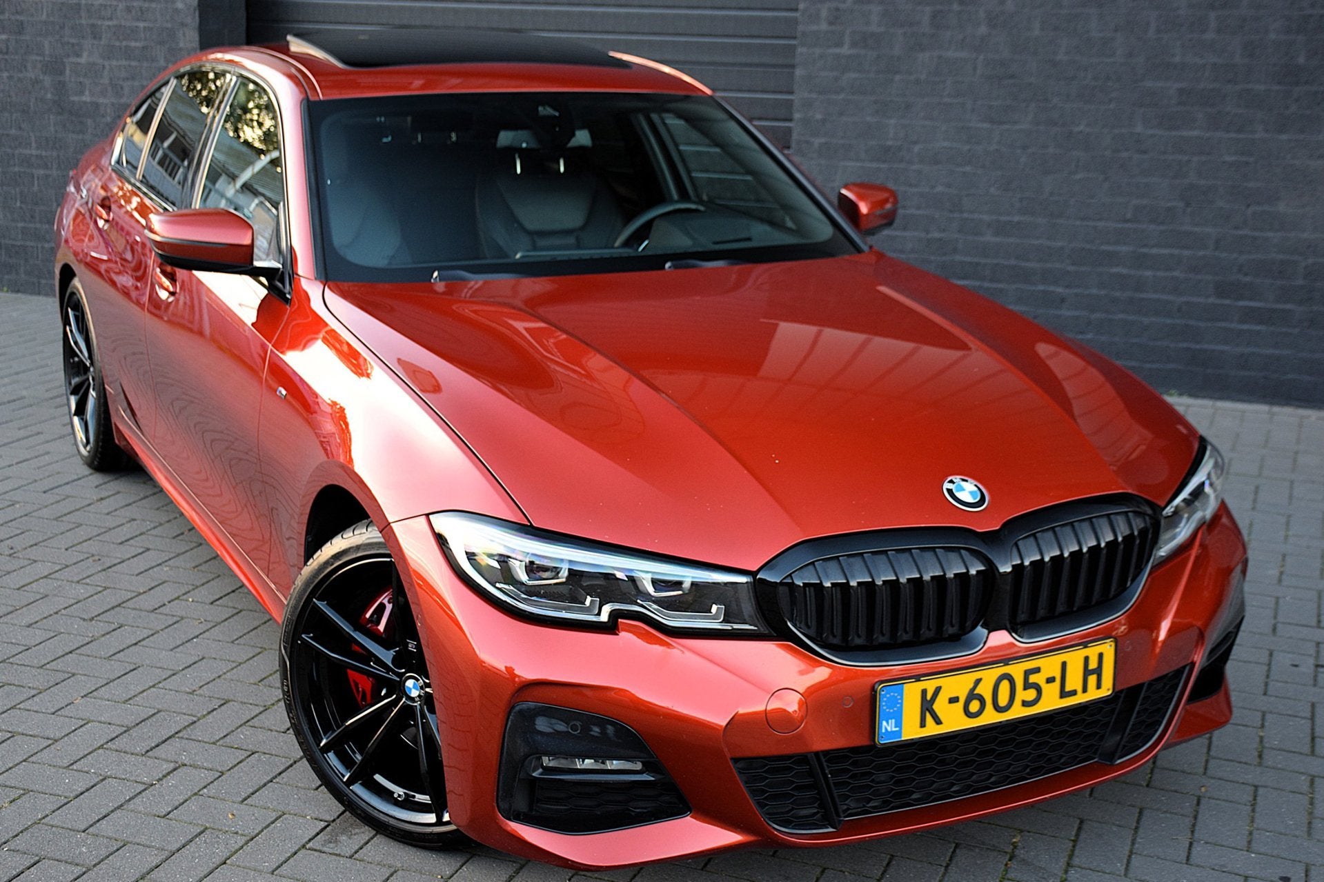 BMW 3-serie 320i High Executive Edition*M-Pakket*DAK*HEAD-UP, Auto's, Achterwielaandrijving, Gebruikt, Bedrijf, 19 km/l