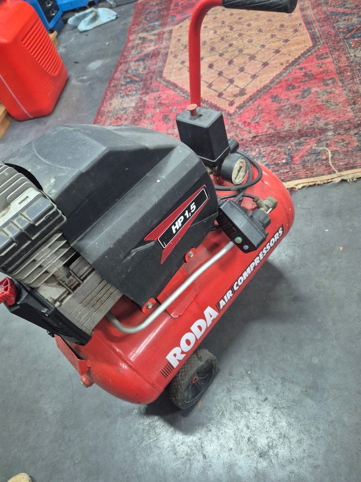 Roda Air Compressor HP 1.5 - Mobiele Compressor, Doe-het-zelf en Verbouw, Compressors, Ophalen, Gebruikt, 6 tot 10 bar, Minder dan 200 liter/min