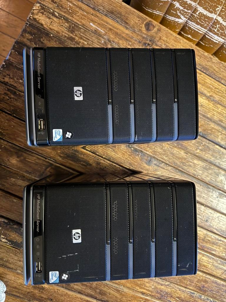 2x HP MediaSmart Server EX490 (5TB) - 1x Werkend/1x Defect, Ophalen, Gebruikt, Hot swappable onderdelen, Minder dan 4 GB