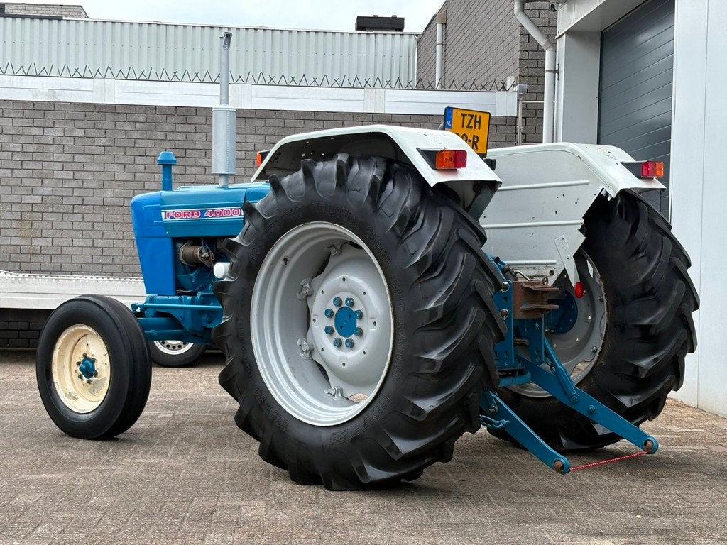 Ford 4000 KENTEKEN TZH-09-R, Auto's, Ford, Achterwielaandrijving, Gebruikt, Overige modellen, Overige carrosserieën