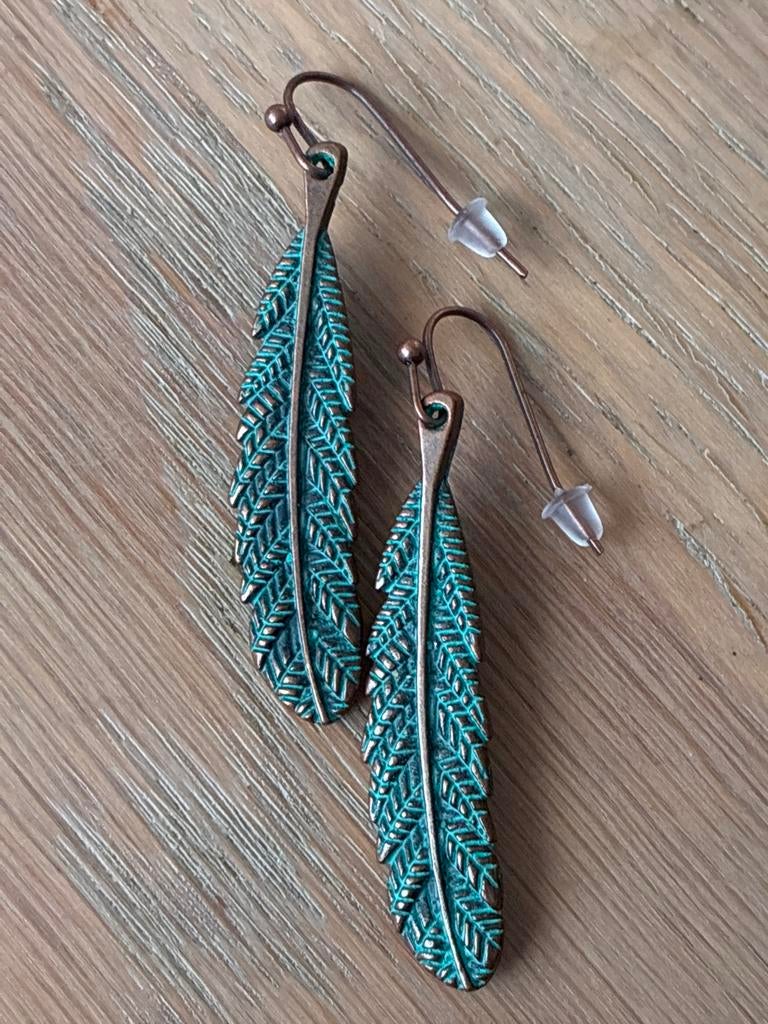 Oorbellen met veer design, Overige materialen, Overige kleuren, Ophalen of Verzenden, Hangers