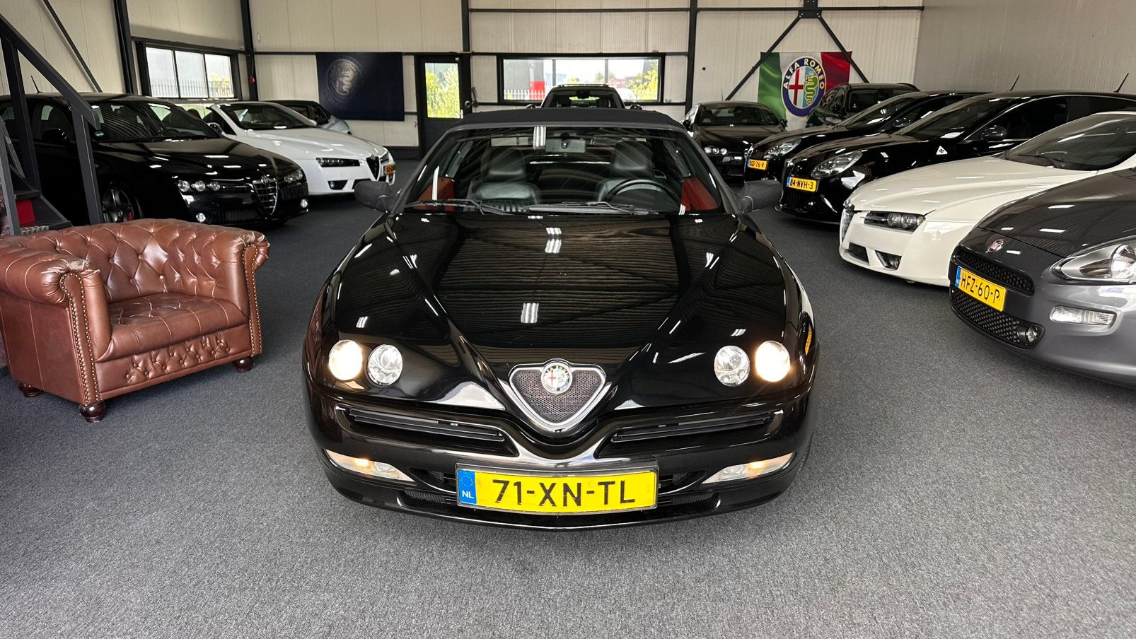 Alfa Romeo Spider 2.0 Twin Spark 16V 1998 Zwart Facelift, Auto's, Alfa Romeo, Voorwielaandrijving, 1345 kg, Zwart, Cabriolet