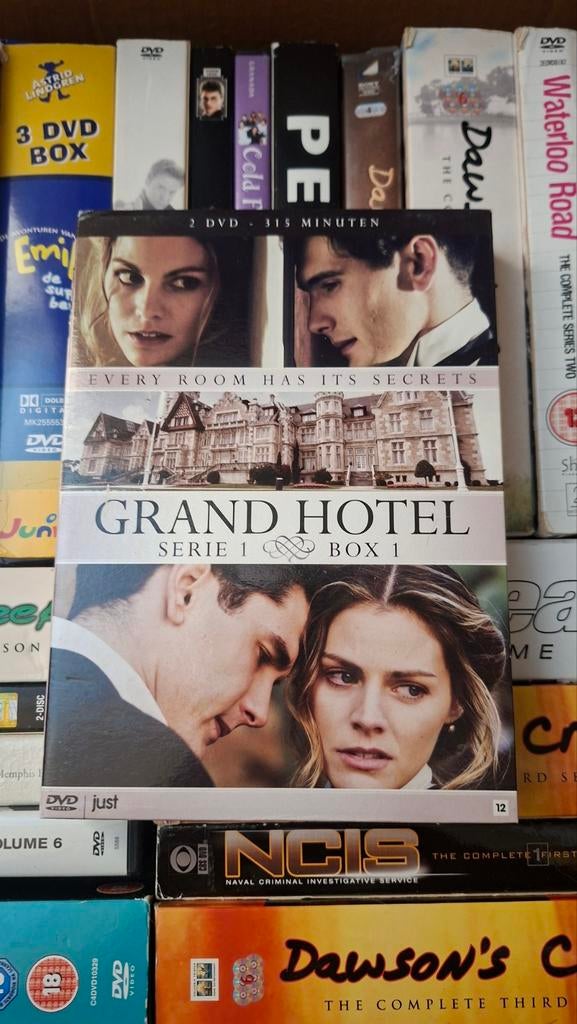 Grand hotel serie 1 box 1 dvd box, Cd's en Dvd's, Dvd's | Tv en Series, Alle leeftijden, Ophalen of Verzenden, Zo goed als nieuw