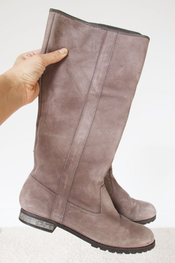 Zeer Mooie Suede Laarzen - s5 (Maat 39) € 55,-, Hoge laarzen, Beige, Ophalen of Verzenden, Zo goed als nieuw