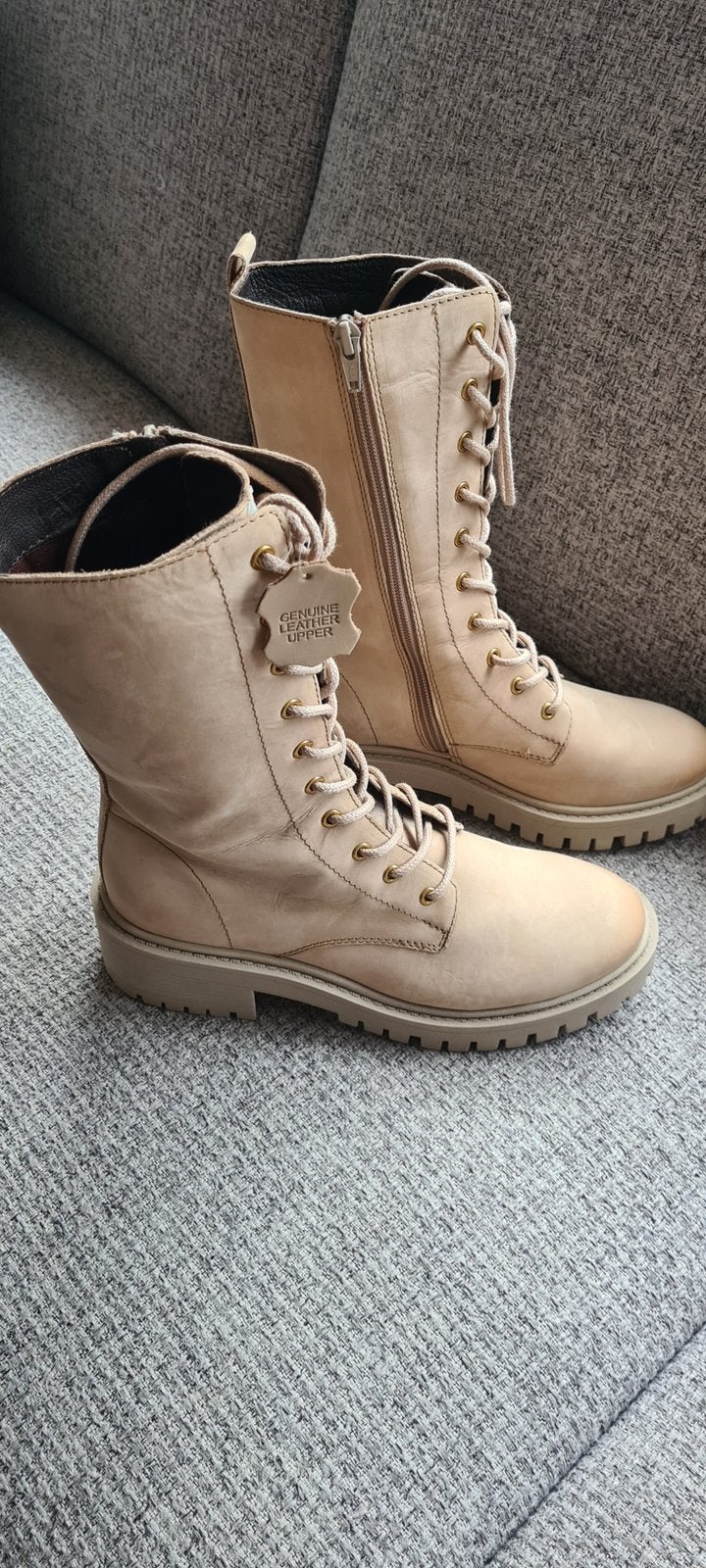 House Laarzen maat 39 nieuw, Kleding | Dames, Schoenen, Hoge laarzen, Beige, Ophalen of Verzenden, Zo goed als nieuw