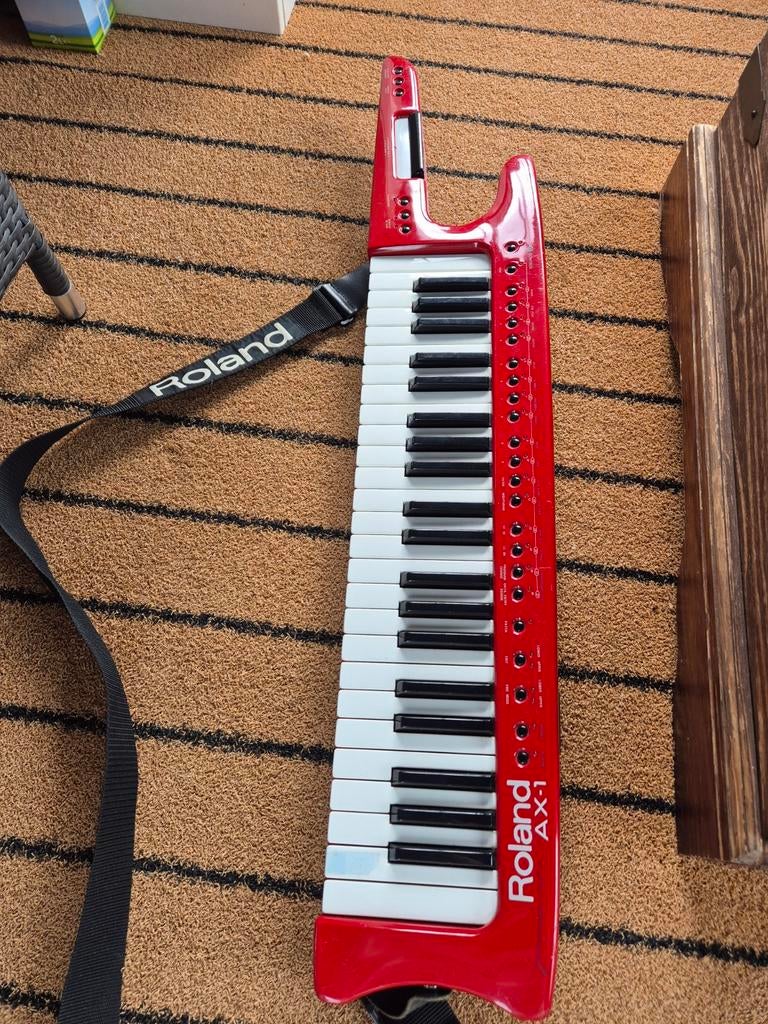 Roland AX-1 Keytar - Rode Schouder Synthesizer, Muziek en Instrumenten, Ophalen of Verzenden, Gebruikt, 61 toetsen, Roland