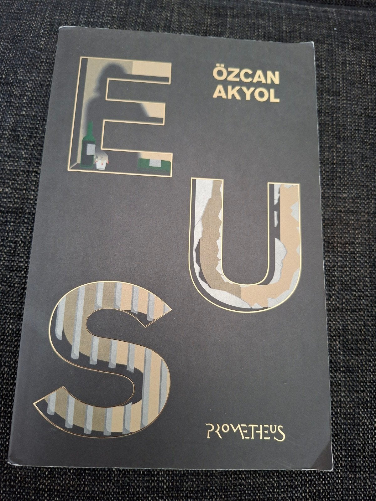 Ozcan Akyol - Eus, Ophalen of Verzenden, Gelezen, Ozcan Akyol