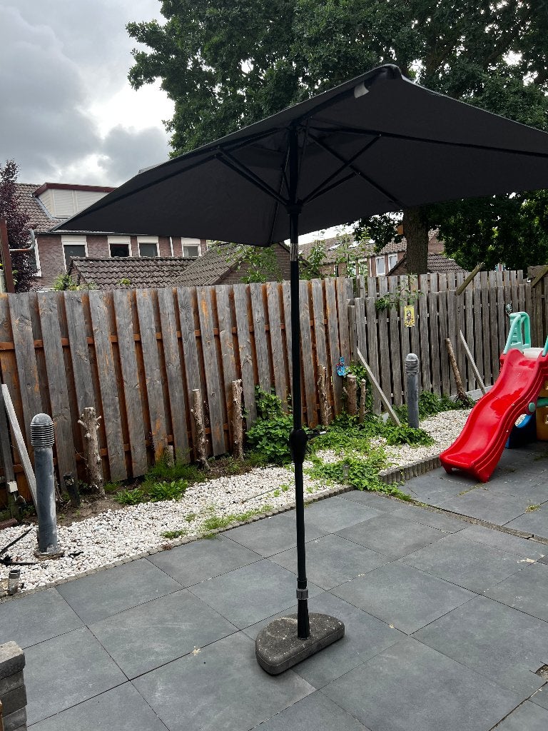 Parasol, Ophalen, Gebruikt, Kantelbaar, 2 tot 3 meter