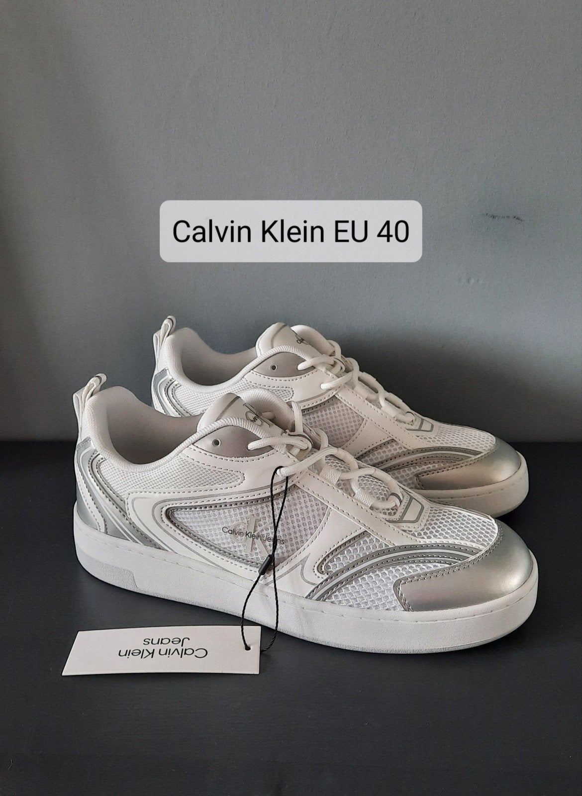 Calvin Klein wit zilver sneakers maat 40, Wit, Nieuw, Ophalen of Verzenden, Sneakers of Gympen
