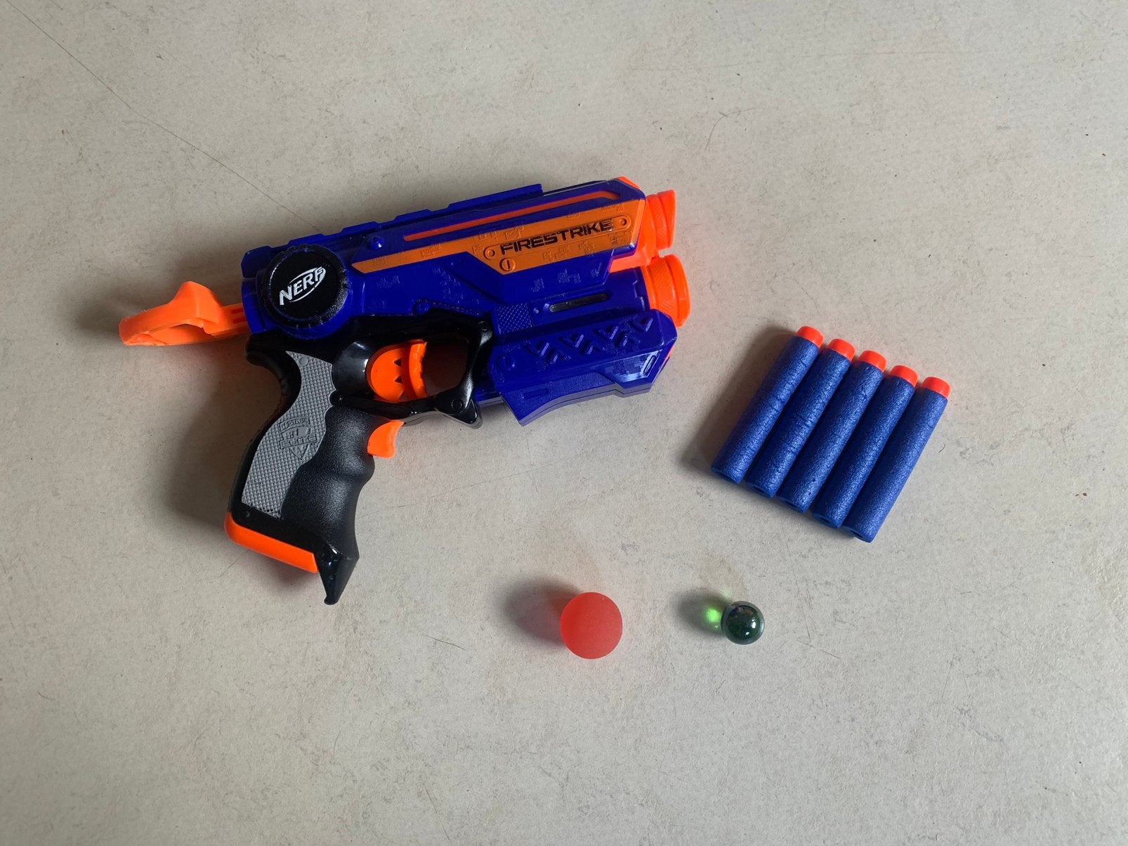 Nerf gun- firestrike met lampje + 5 pijltjes, Ophalen of Verzenden, Gebruikt