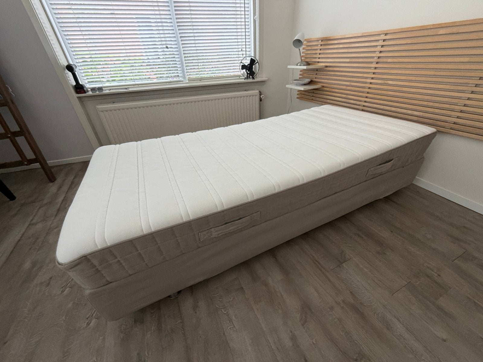 Éénpersoons boxspring IKEA in zeer goede staat, Ophalen, 90 cm, Eenpersoons, 200 cm