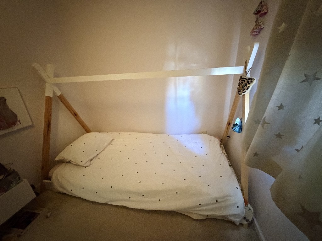 Montessori Vipack  kinderbed Tipi (90x200 cm), Ophalen, 85 tot 100 cm, Zo goed als nieuw, Lattenbodem