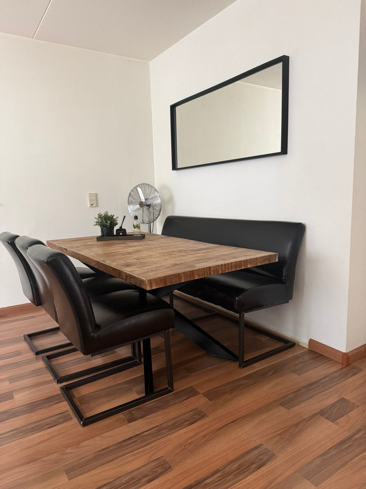 Eettafel mangohout + leren bank en drie stoelen, Ophalen, 200 cm of meer, 50 tot 100 cm, Zo goed als nieuw