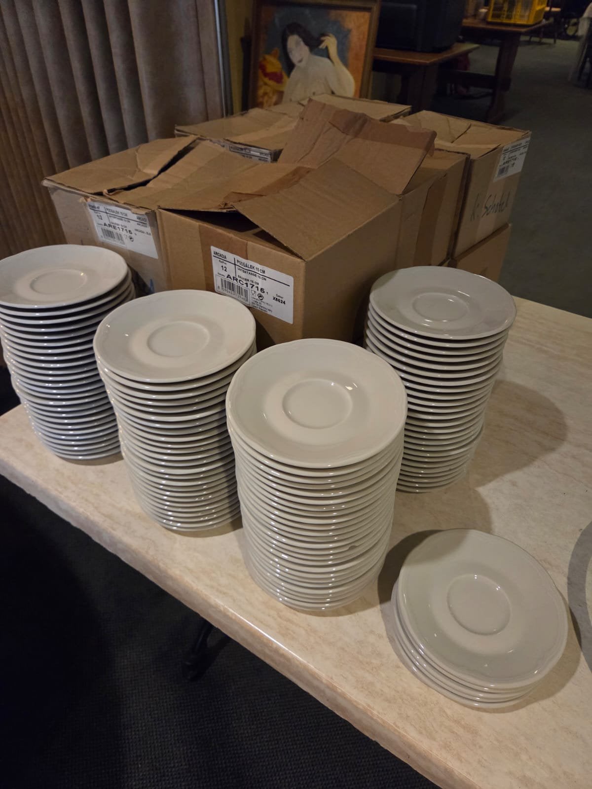 Lilien Bellevue horeca servies schoteltjes –15 cm >150 stuks, Ophalen, Zo goed als nieuw, Overige stijlen, Kop(pen) en/of Schotel(s)