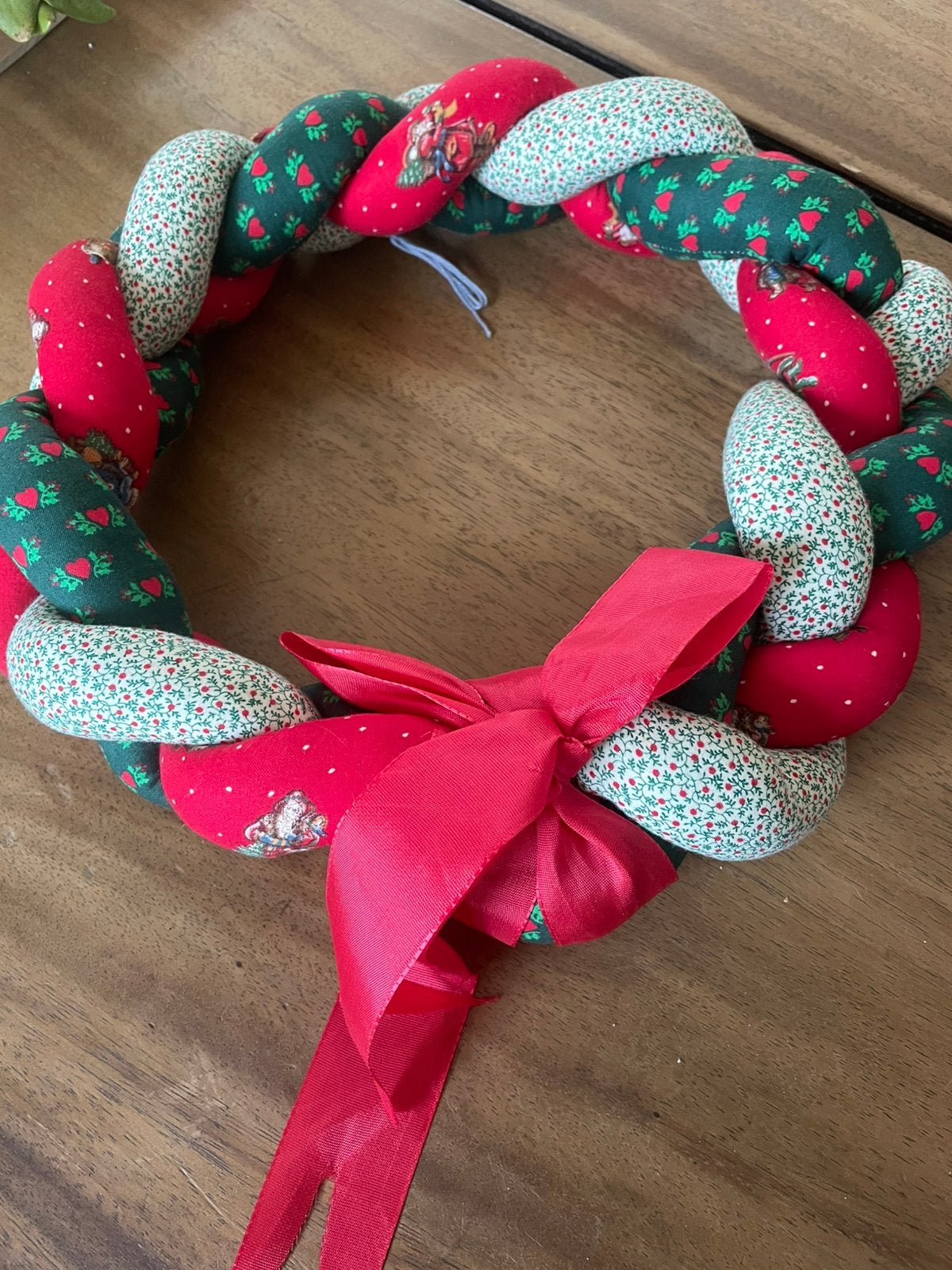 Prachtige handgemaakte stoffen kerstkrans (gevlochten), Ophalen of Verzenden, Zo goed als nieuw