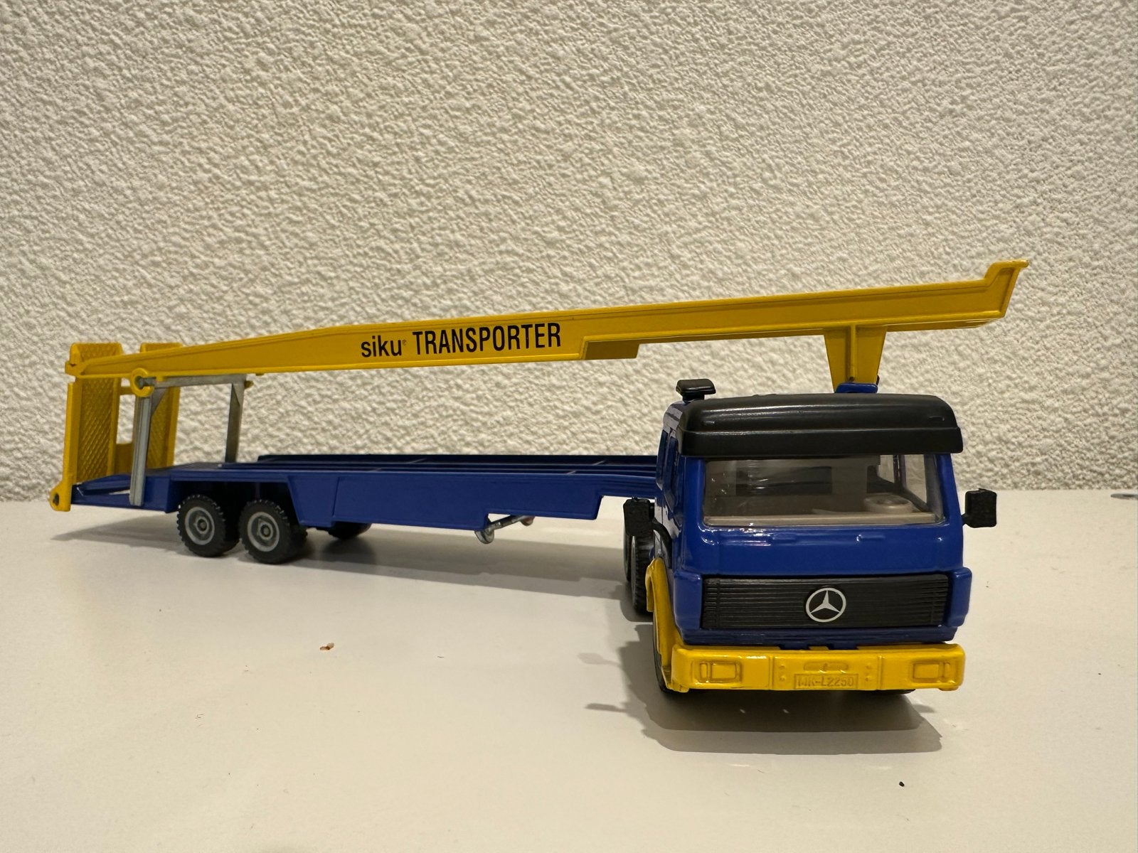 Siku 3112 Auto Transporter Blauw Geel - Zeer Goede Staat, Ophalen of Verzenden, Zo goed als nieuw, Bus of Vrachtwagen, SIKU