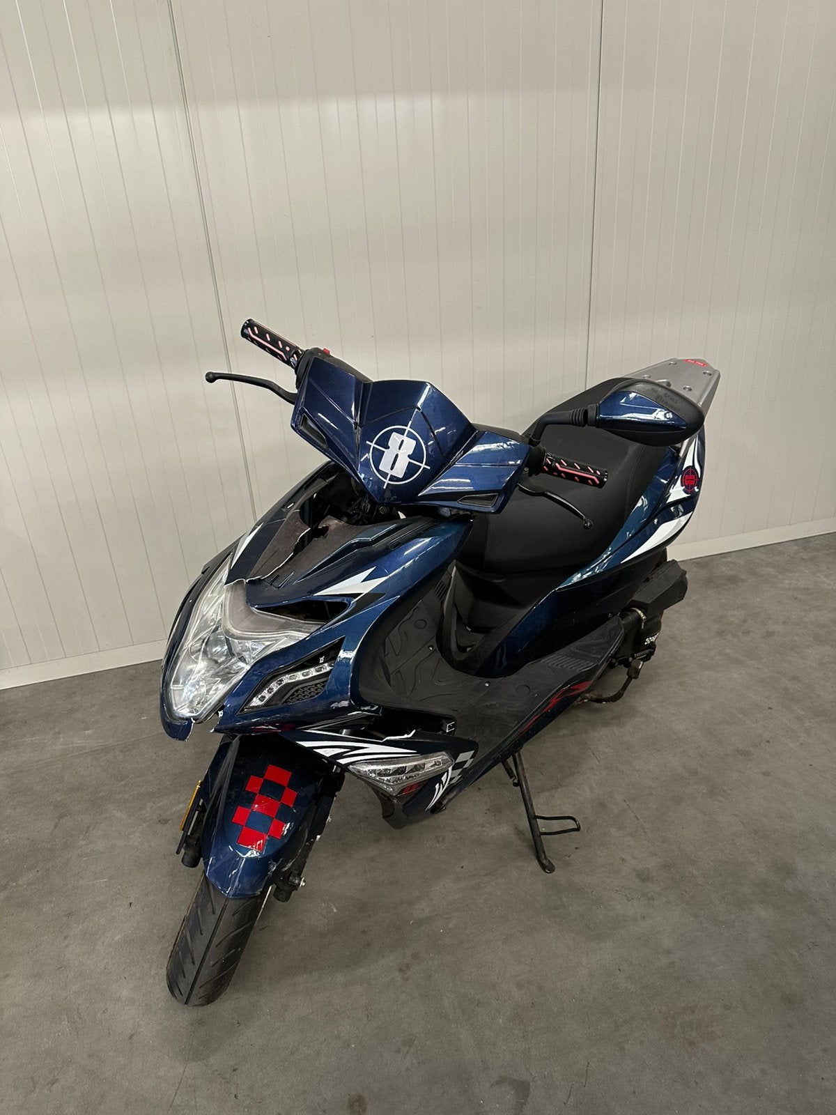 Agm r8 scooter snor schade scooter, Ophalen, Zo goed als nieuw, Benzine