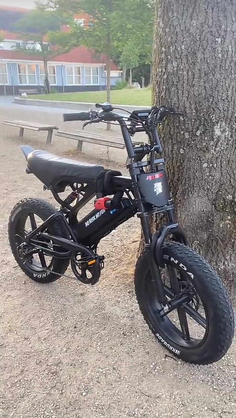 Custom V20pro 50km/u met Monstertube sticker (Dikke Tommos), Overige merken, Nieuw, Ophalen of Verzenden, 59 cm of meer