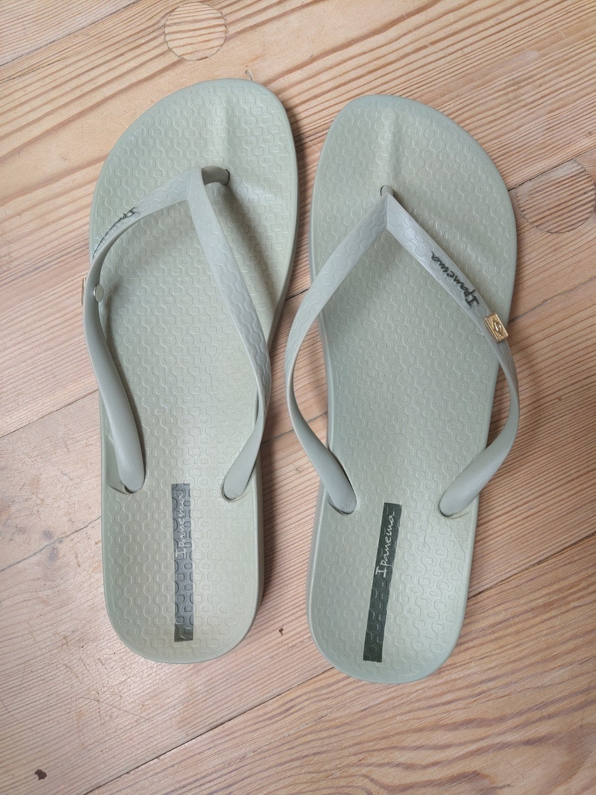 Ipanema slippers Grendene, 1x gedragen
Maat 41/42, Ophalen of Verzenden, Zo goed als nieuw, Meisje, Schoentjes