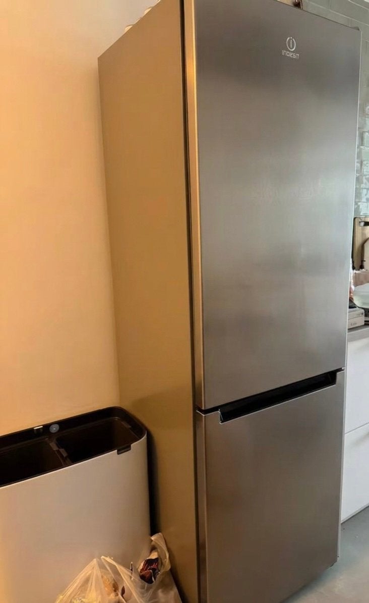 Indesit koelvriescombinatie, Ophalen, Gebruikt, 200 liter of meer, Met aparte vriezer