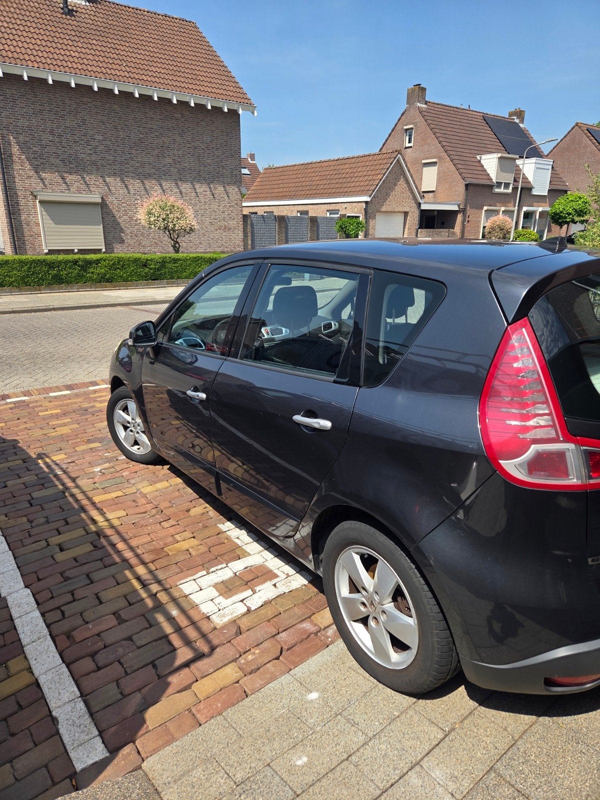 Goed onderhouden Renault scenic, Auto's, Renault, Particulier, Scénic, Benzine, C, MPV, Handgeschakeld, Origineel Nederlands, Zilver of Grijs