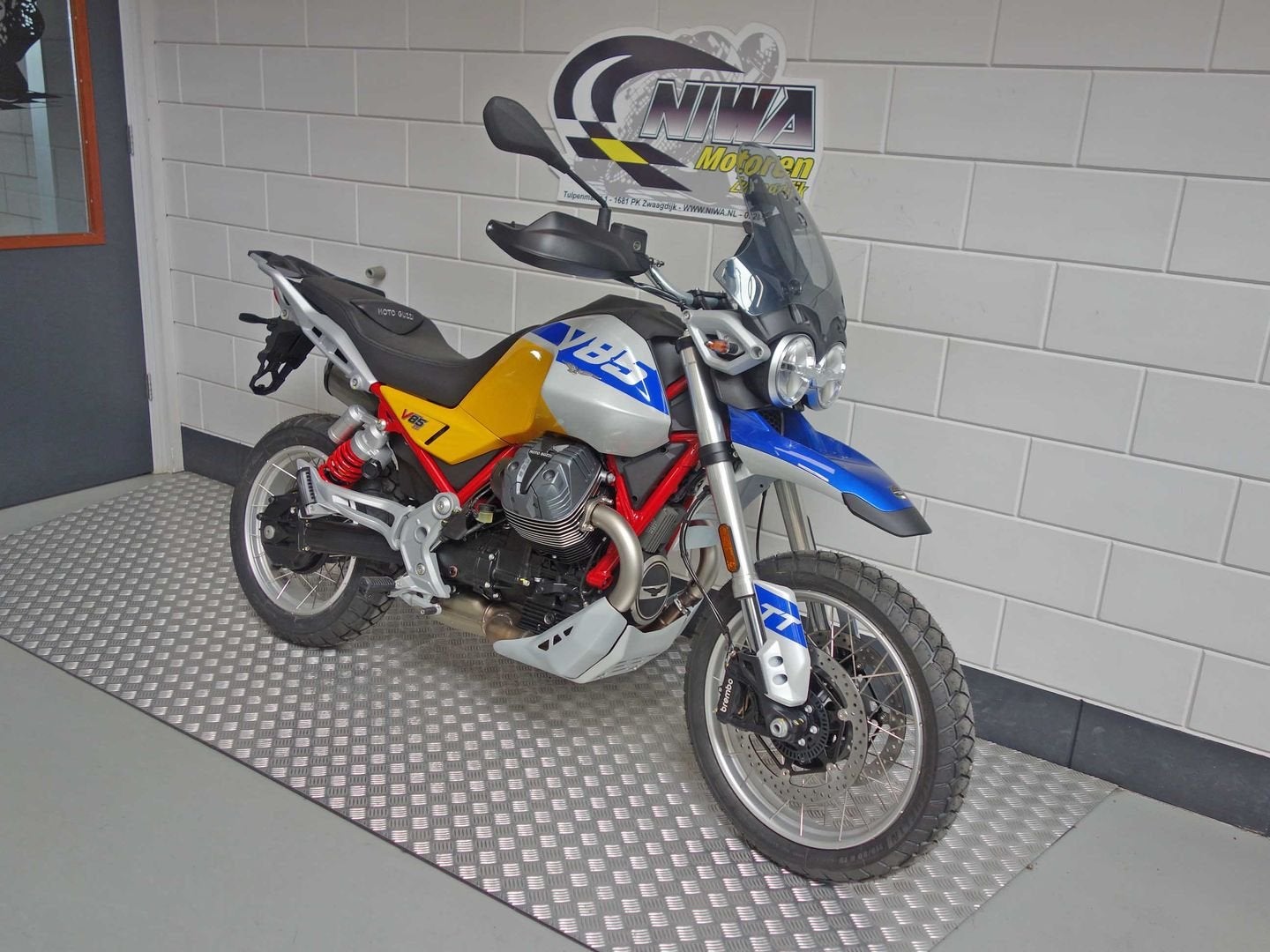 MOTO GUZZI V 85 TT, Motoren, Motoren | Moto Guzzi, 853 cc, 2 cilinders, Motorrijbewijs A, Bedrijf