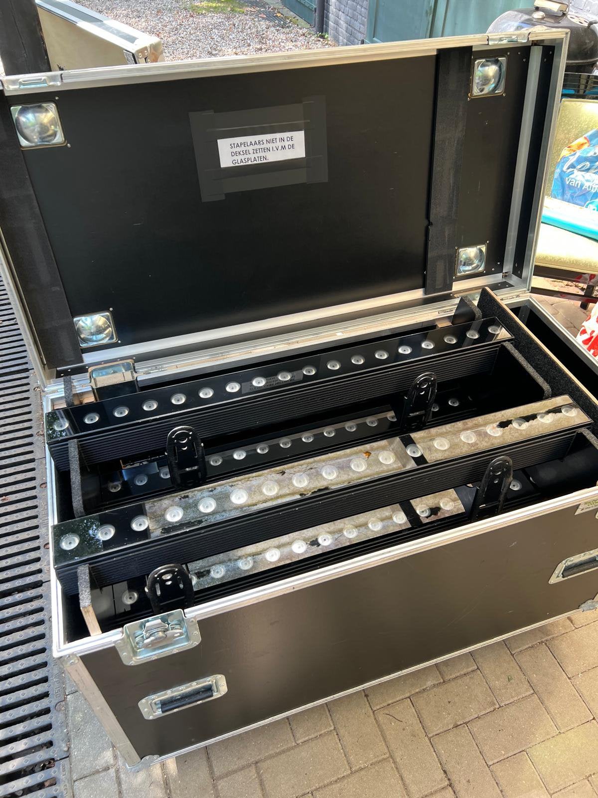 Showtec powerline led bars in flightcase zes stuks, Muziek en Instrumenten, Ophalen, Gebruikt