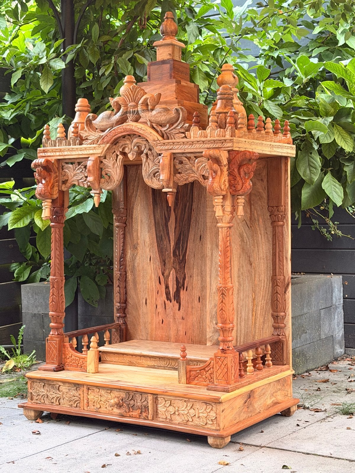 Prachtig handgesneden houten tempel / mandir voor thuis, Ophalen