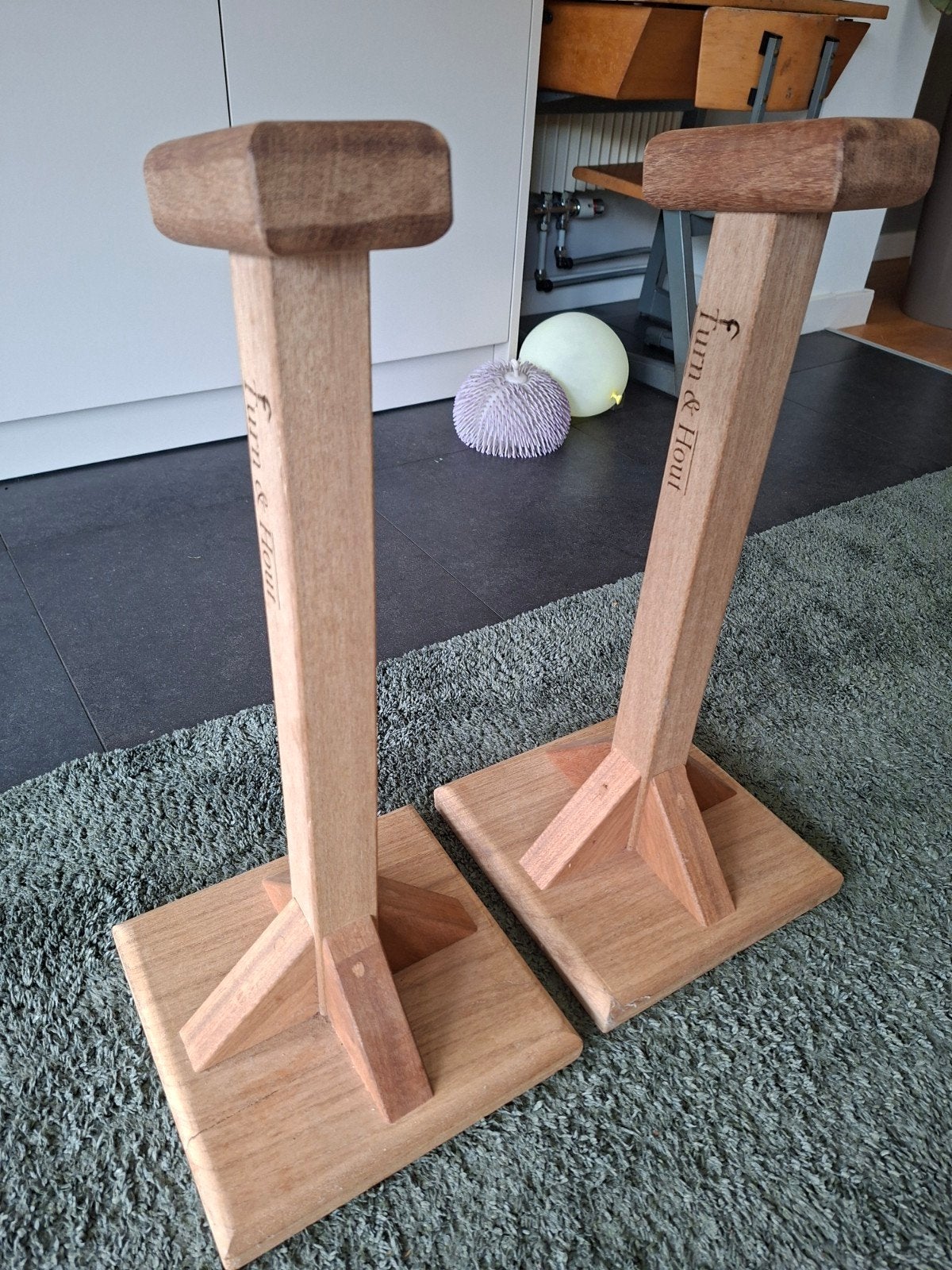 2 Nieuwe Turn & Hout Acrogym Paaltjes - Hoog Model, Sport en Fitness, Turnen, Ophalen, Nieuw, Bruin, Materiaal