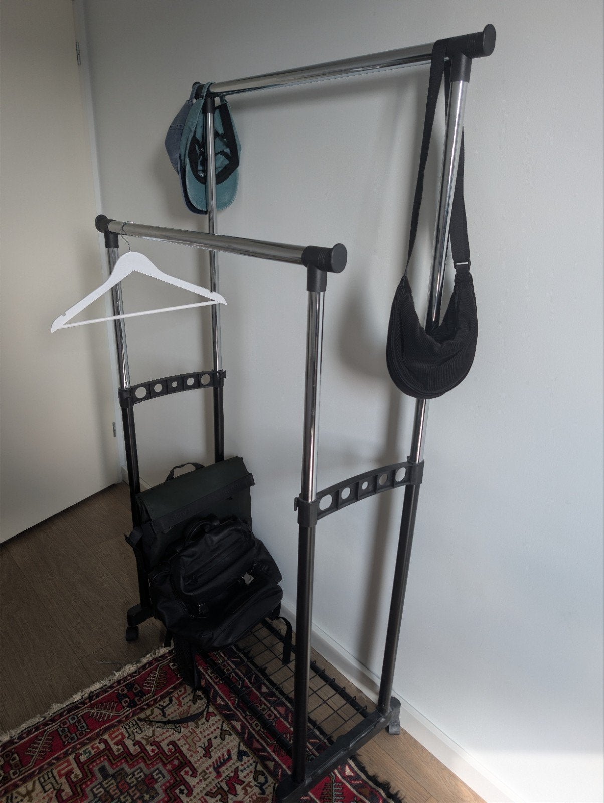 Dubbel Kledingrek Zwart/Chroom met Schoenrek, Ophalen, Met wielen, Gebruikt