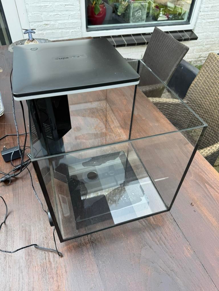 Superfish Qubic 30L, Dieren en Toebehoren, Ophalen, Zo goed als nieuw, Leeg aquarium