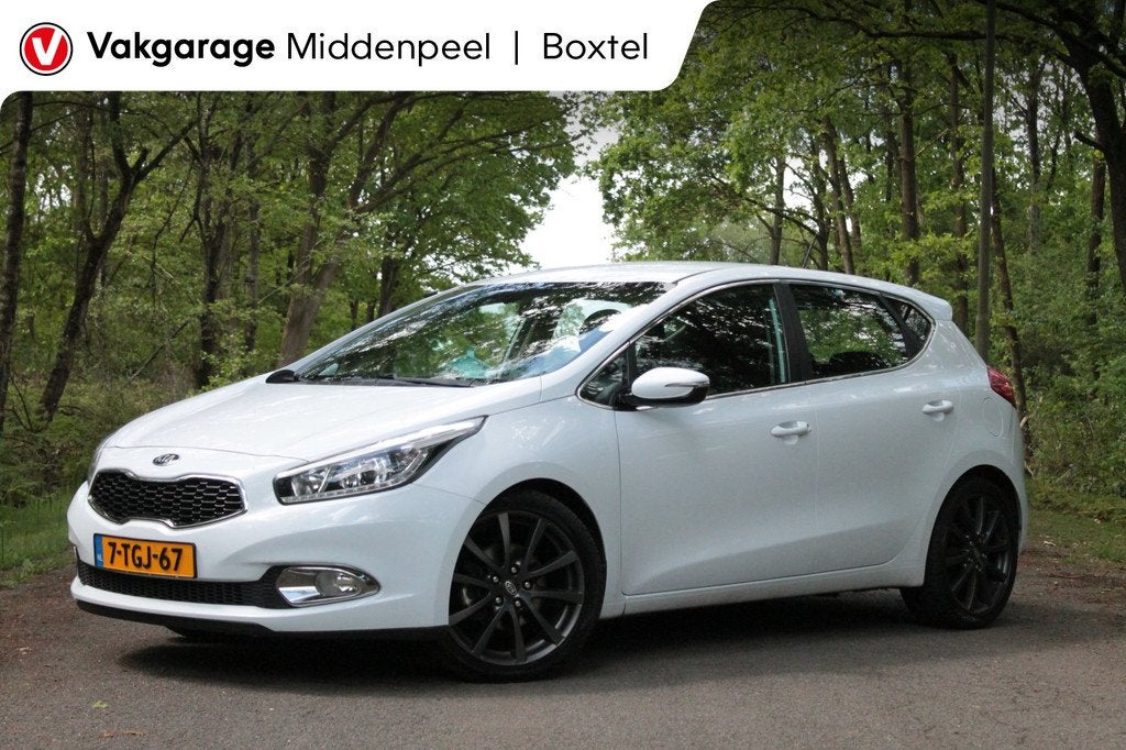 Kia cee'd 1.6 GDI Business Pack | Camera | Trekhaak | Navi, Auto's, Voorwielaandrijving, Euro 5, Gebruikt, 4 cilinders