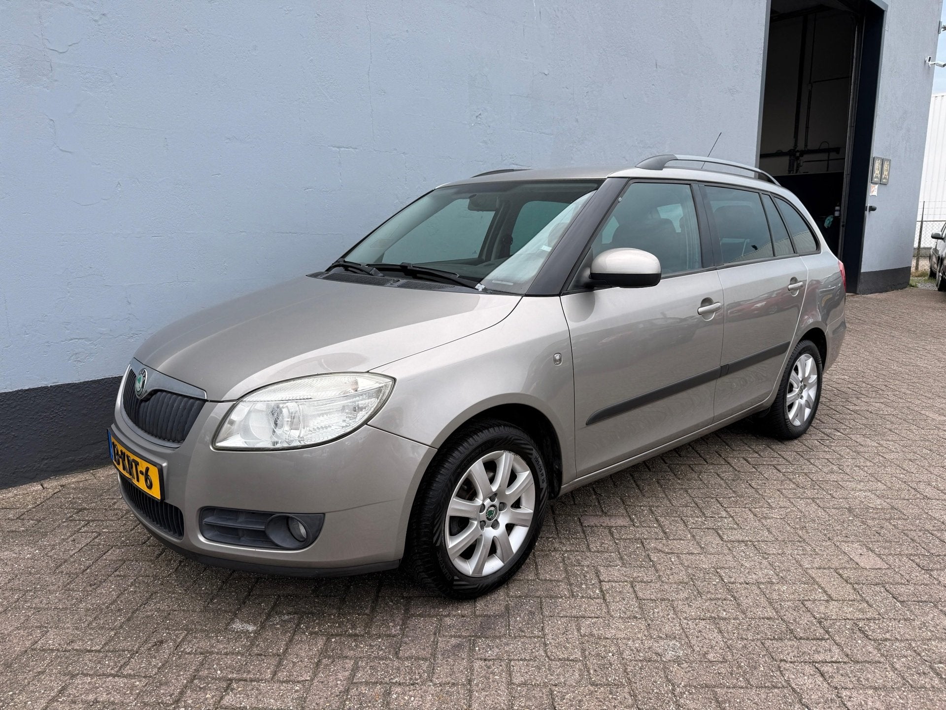 Skoda Fabia Combi 1.4-16V Sprint - Trekhaak, Auto's, Voorwielaandrijving, 4 cilinders, Beige, Origineel Nederlands