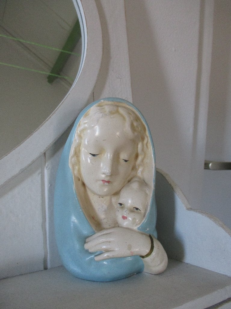 brocante vintage borstbeeldje Maria met kindje Jezus, Antiek en Kunst, Antiek | Religie, Ophalen of Verzenden
