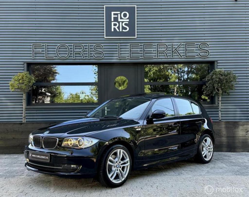 BMW 116i 2.0 5DR Youngtimer CarPlay APK 2027, Auto's, BMW, Particulier, 1-Serie, Benzine, Hatchback, Handgeschakeld, Geïmporteerd