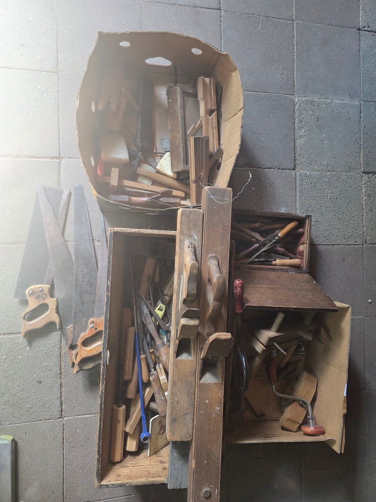 Oud timmermansgereedschap: blokschaven, zagen en boren, Antiek en Kunst, Antiek | Gereedschap en Instrumenten, Ophalen