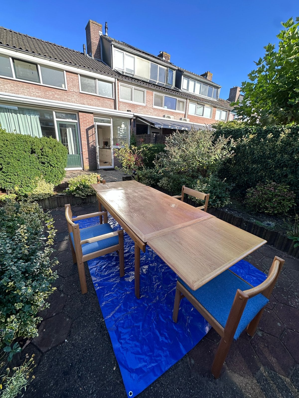 Vintage MCM / Scandi eettafel met 4 stoelen - uitschuifbaar, Ophalen of Verzenden