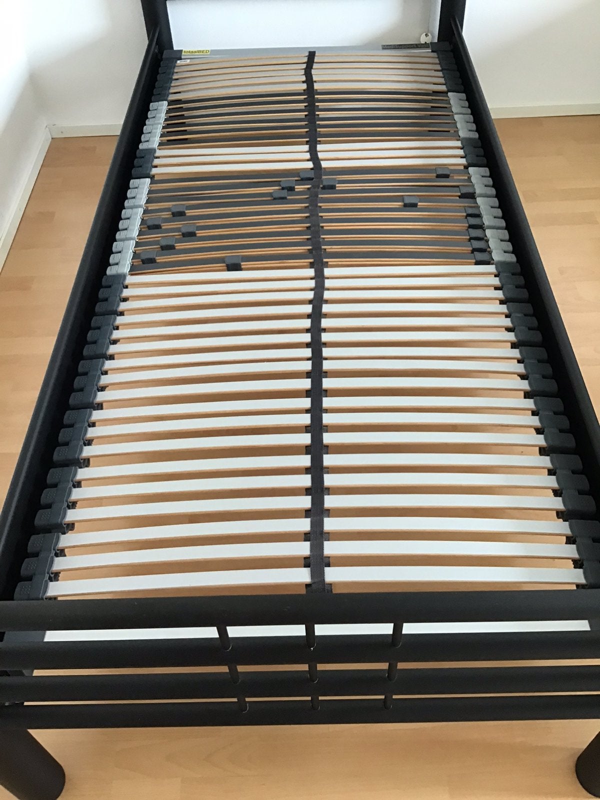 Eenpersoons bed 90x200, Huis en Inrichting, Slaapkamer | Matrassen en Bedbodems, Ophalen, Gebruikt, 90 cm, Eenpersoons