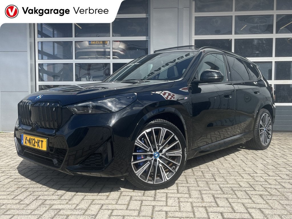 BMW iX1 xDrive30 Launch Edition 67 kWh | SoH 96.3% | Luxe Le, Auto's, BMW, Bedrijf, Te koop, iX1, 360° camera, 4x4, ABS, Achteruitrijcamera