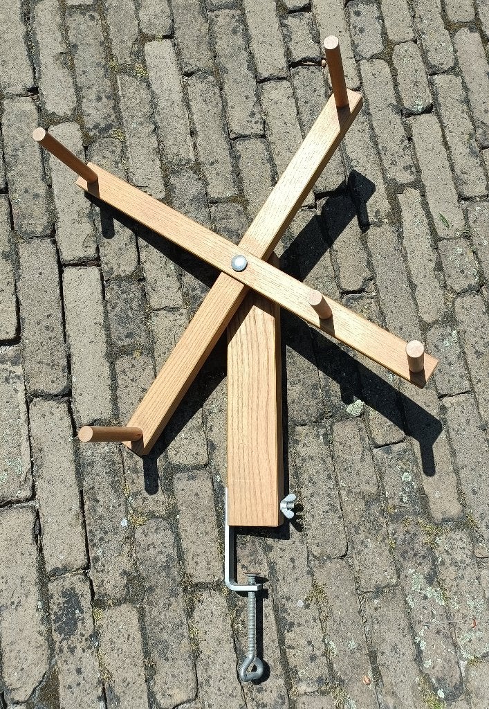 LOUET spinnewiel met 3 klossen + twijnrek + wol haspel (SP7), Ophalen of Verzenden, Gebruikt, Spinnewiel