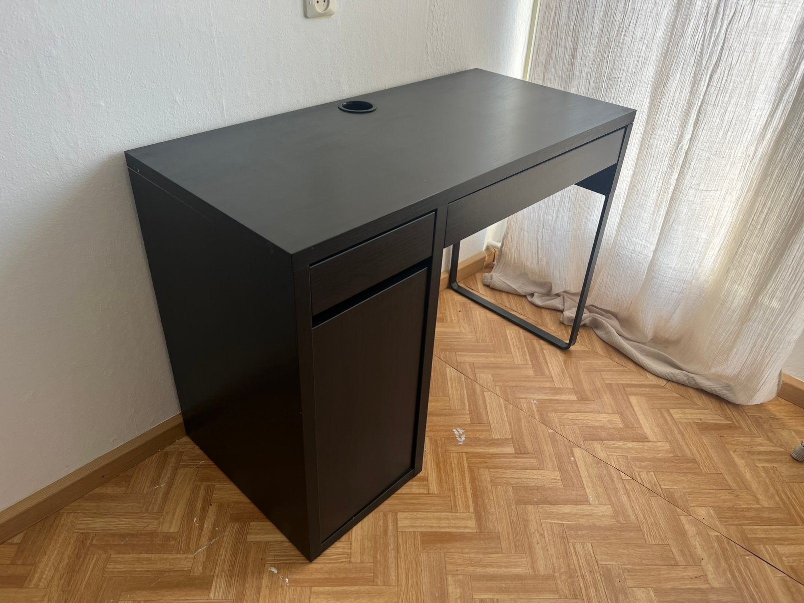Ikea bureau zwart, Ophalen, Gebruikt, IKEA, Zwart