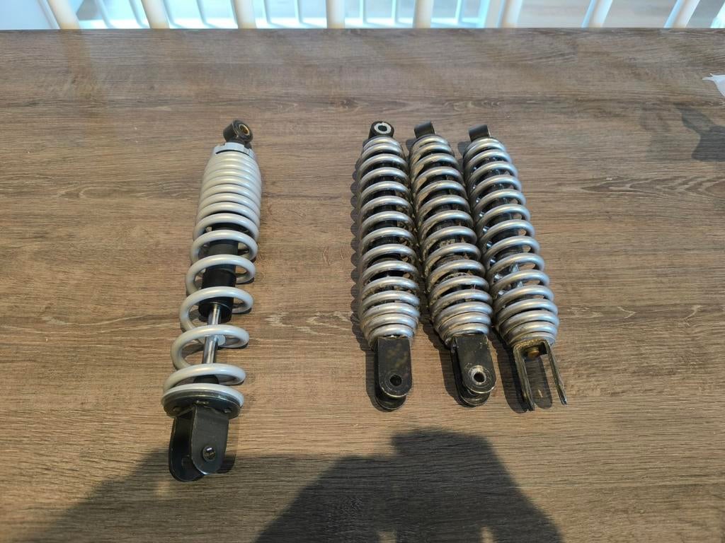 NIEUW NOS Originele Malaguti F15 F12 Achterveer Grijs, Fietsen en Brommers, Ophalen of Verzenden, Nieuw, Overige merken